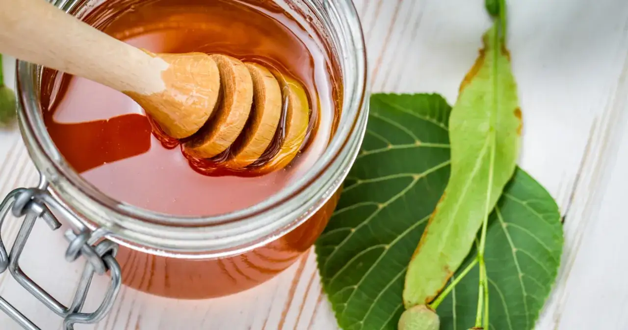 Miód malinowy czy lipowy: który jest lepszy dla zdrowia i smaku? Porównanie właściwości