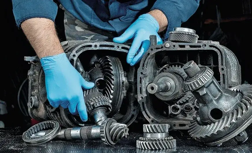 Olej w skrzyni manualnej: co ile wymiana i dlaczego nie warto tego zaniedbać