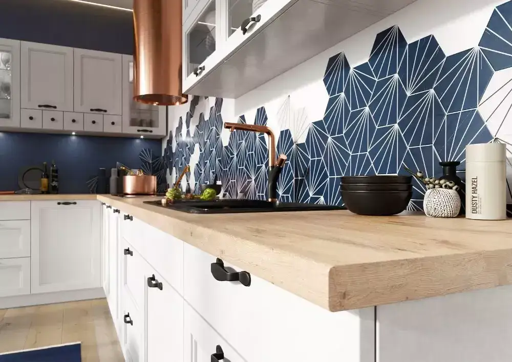 Co zrobić między szafkami w kuchni? Odkryj najlepsze materiały i pomysły