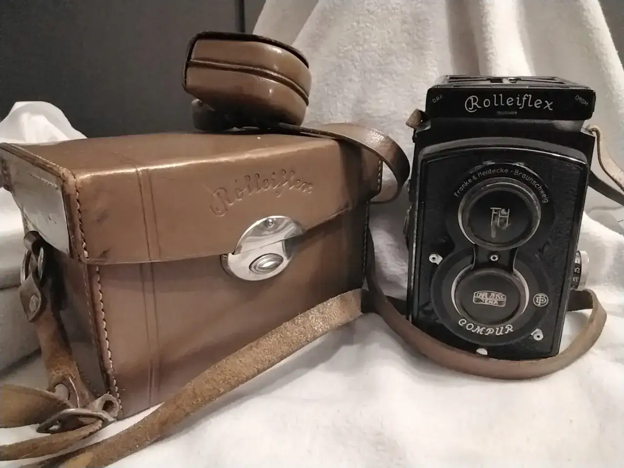 Lustrzanka dwuobiektywowa - poznaj jej zalety i zastosowania w fotografii