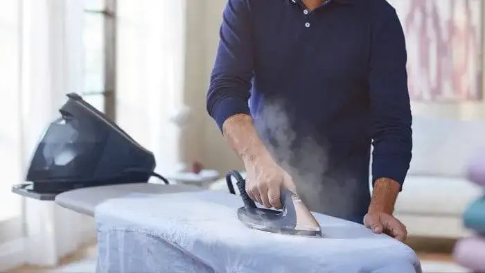 Jak prasować koszule, aby uniknąć zagnieceń i uzyskać perfekcyjny efekt