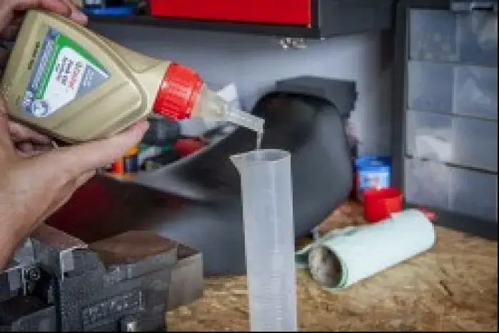 Co ile wymiana oleju w lagach? Kluczowe informacje dla motocyklistów