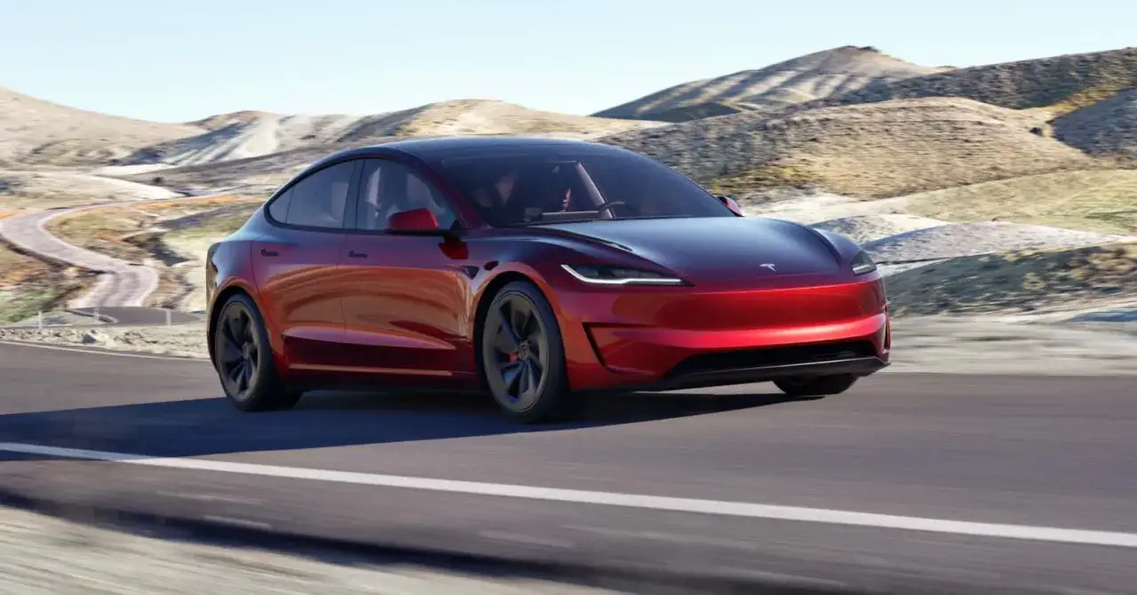 Tesla 3 ile koni - poznaj moc silnika i różnice między wersjami