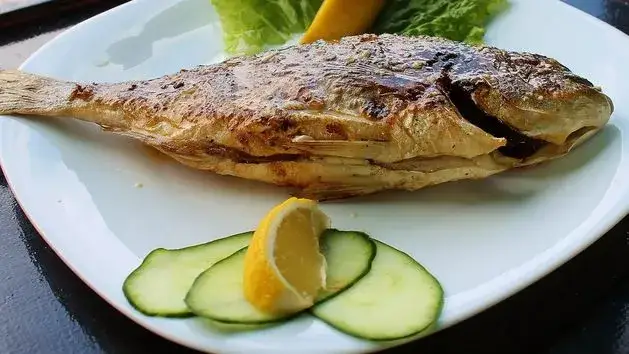 Jakie ryby jeść nad Bałtykiem, aby uniknąć mrożonego jedzenia?