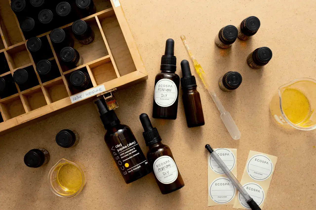 Jak zrobić perfumy z olejków z Egiptu – proste przepisy i tajemnice