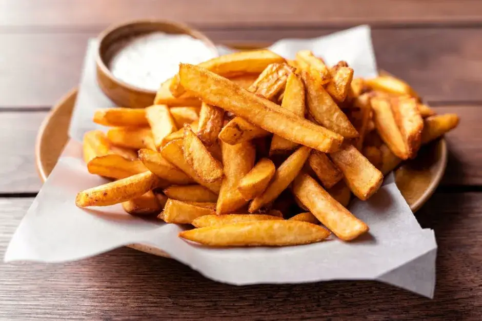 Prawdziwe pochodzenie frytek: Belgia czy Francja? Rozstrzygamy!