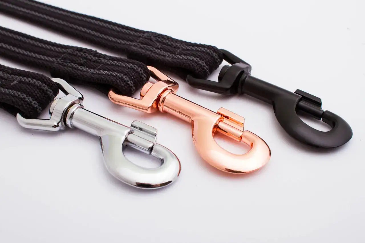 Jaka smycz dla owczarka niemieckiego? Wybierz najlepszą dla swojego psa