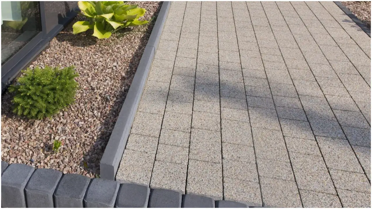 Ile betonu na metr obrzeża? Oblicz, oszczędź i zrób to dobrze!