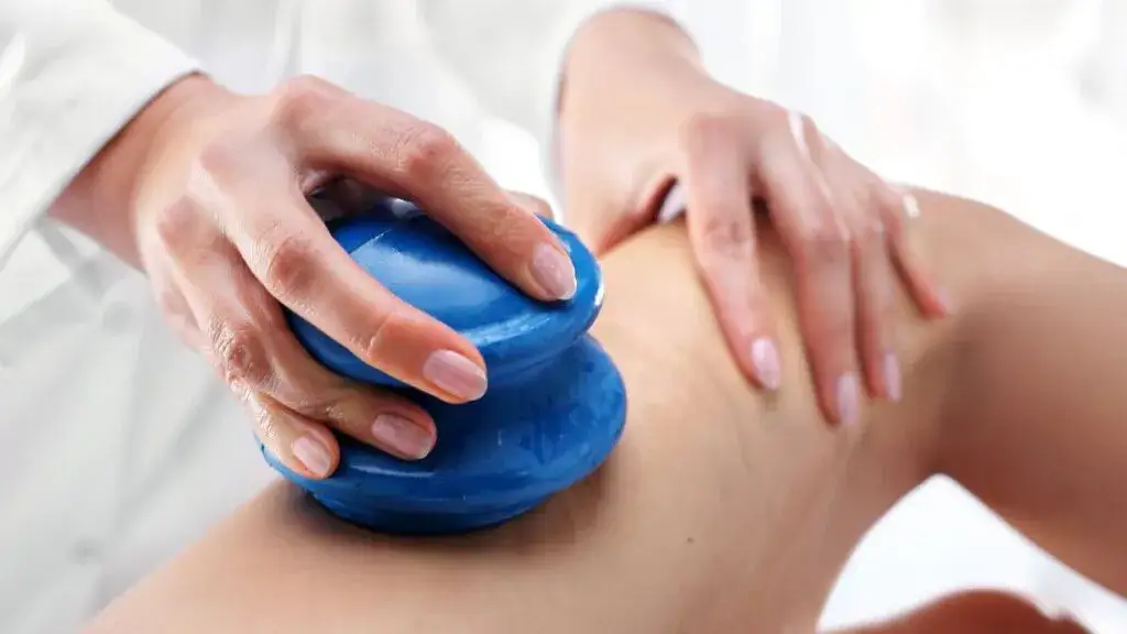 Masaż bańką chińską: Codziennie czy co 2-3 dni? Poznaj sekret