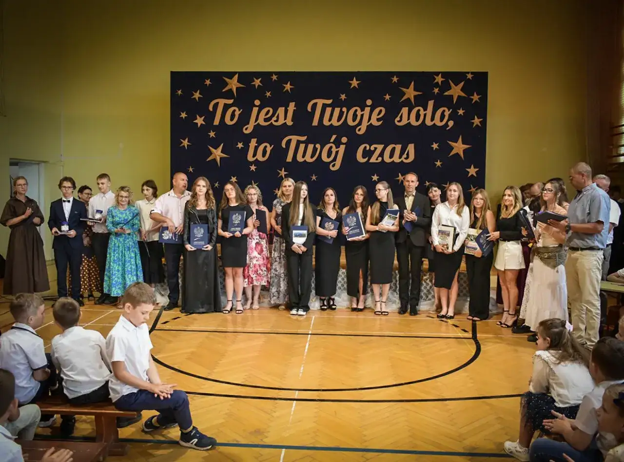 PSP Jeziora Wielkie - poznaj ofertę edukacyjną i życie szkoły