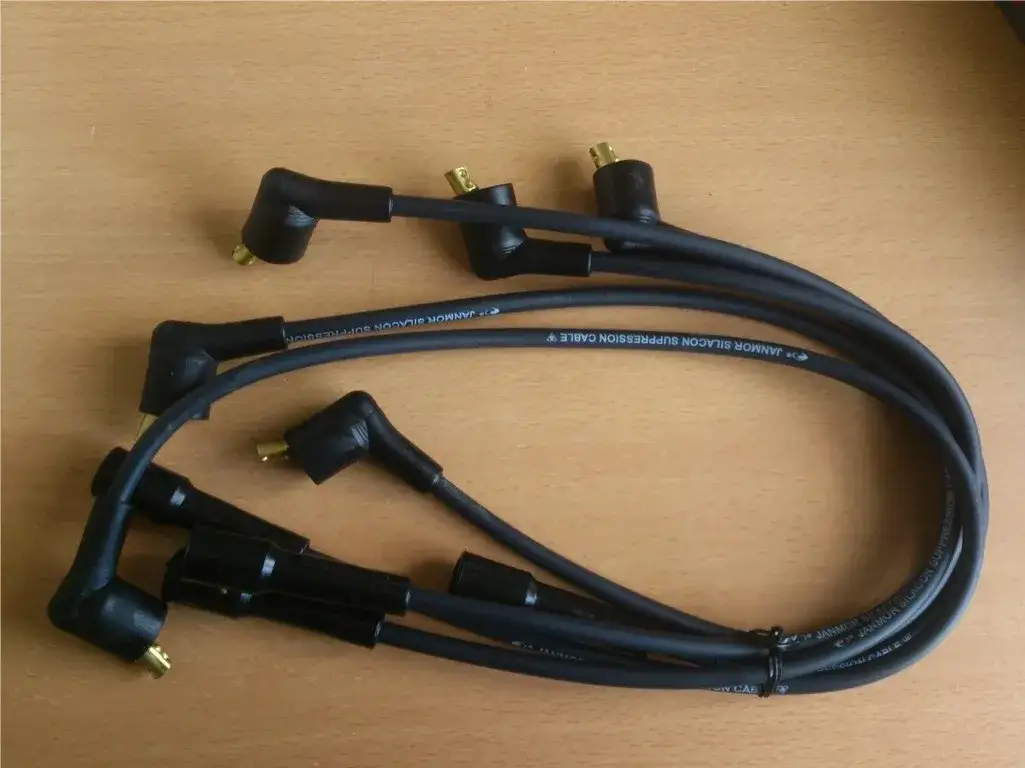 Objawy uszkodzonych kabli zapłonowych, które mogą zrujnować Twój silnik