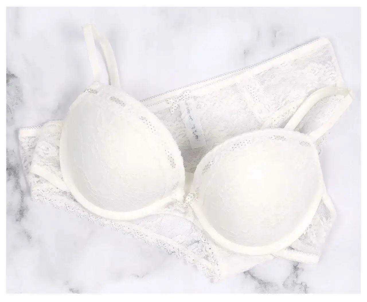 Komplety bielizny damskiej na Allegro: przewodnik i trendy