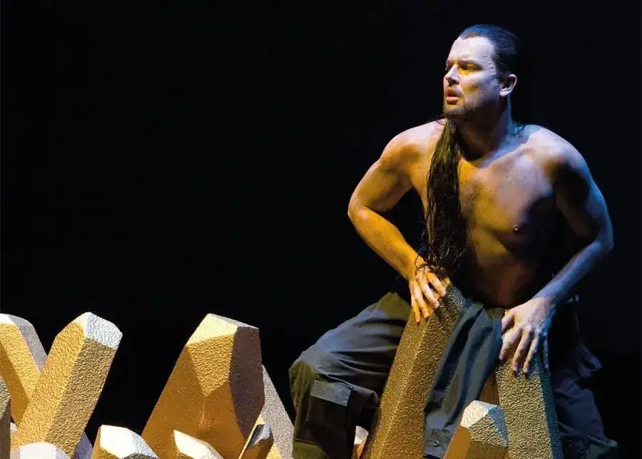 Kto śpiewa w operze? Poznaj znanych artystów i ich role w sztuce