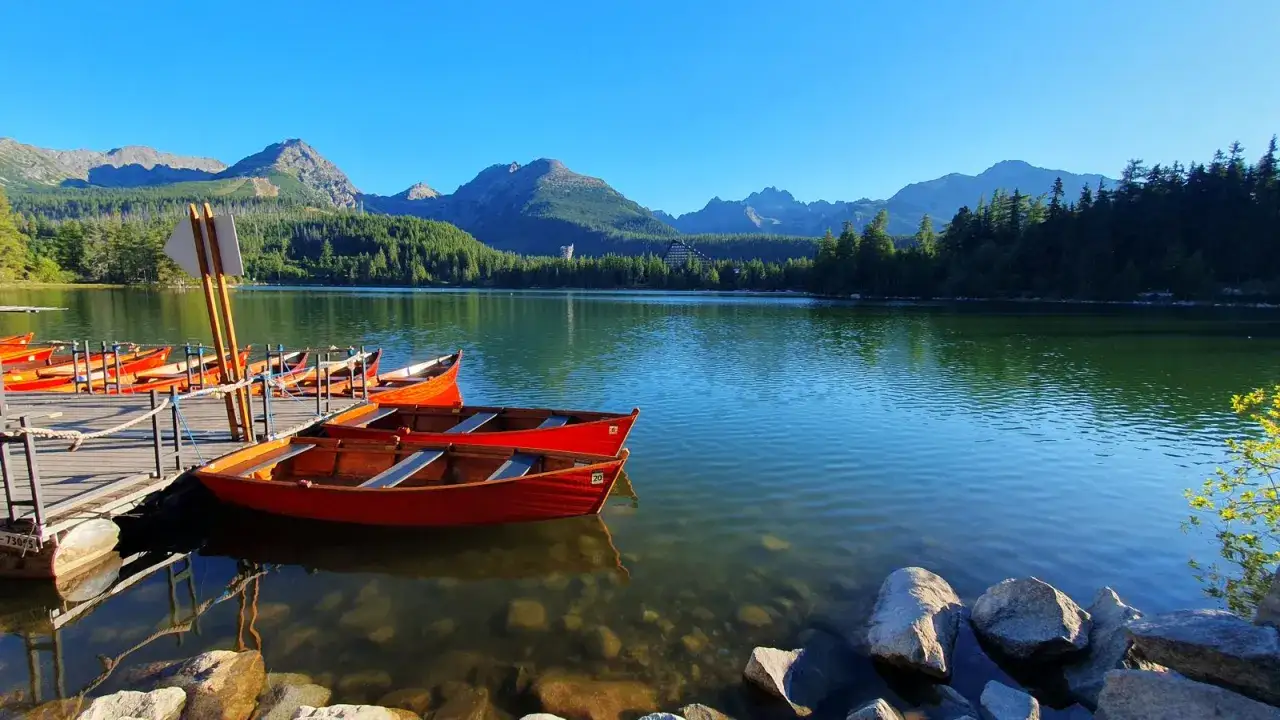 Szczyrbskie Jezioro: Planuj wyjazd bez stresu! Praktyczny przewodnik