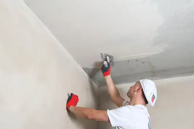 Jak suszyć tynki cementowo-wapienne: 8 kluczowych zasad