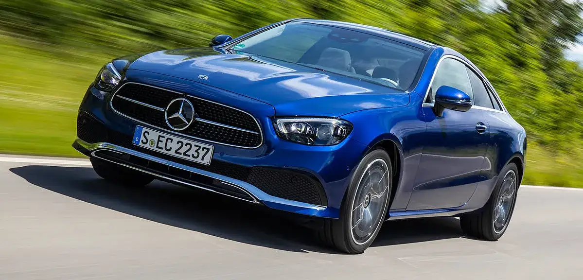 Mercedes E-Klasse Coupe - komfort, osiągi i porównania z innymi modelami