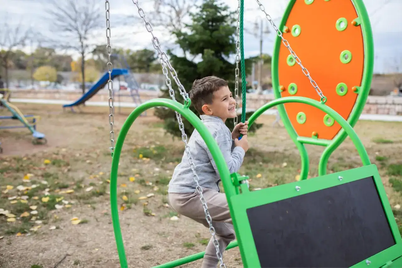 Plac Broni - więcej niż miejsce zabaw, symbol dzieciństwa i przyjaźni