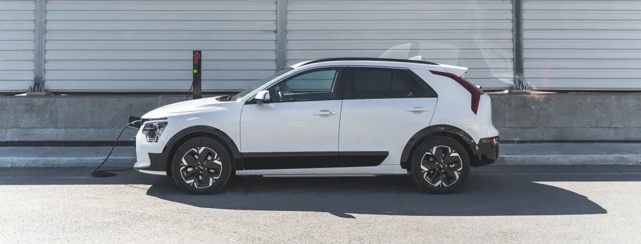 Czy samochód elektryczny się opłaca? Sprawdź ukryte koszty i oszczędności