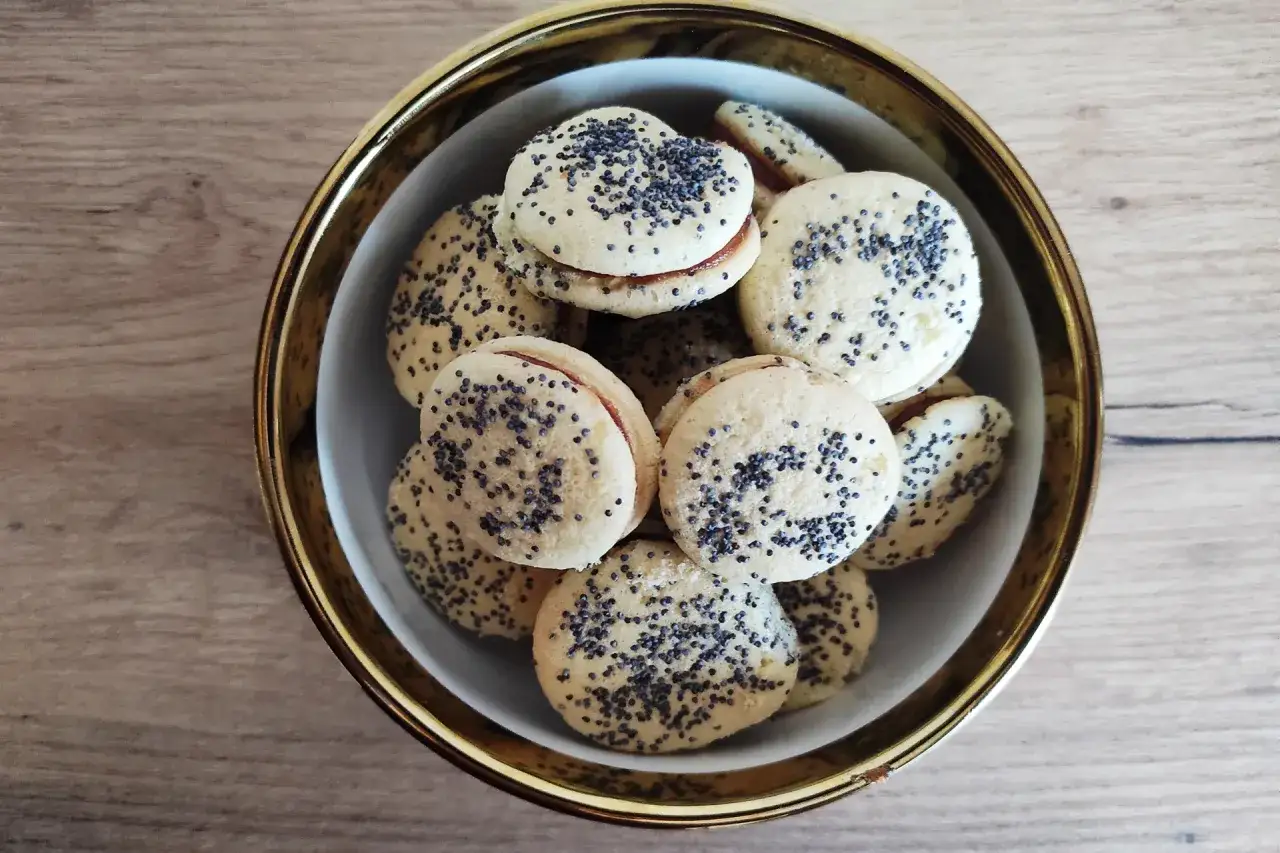 Baletki z makiem: Mój sekret na biszkopt, który nigdy nie opada