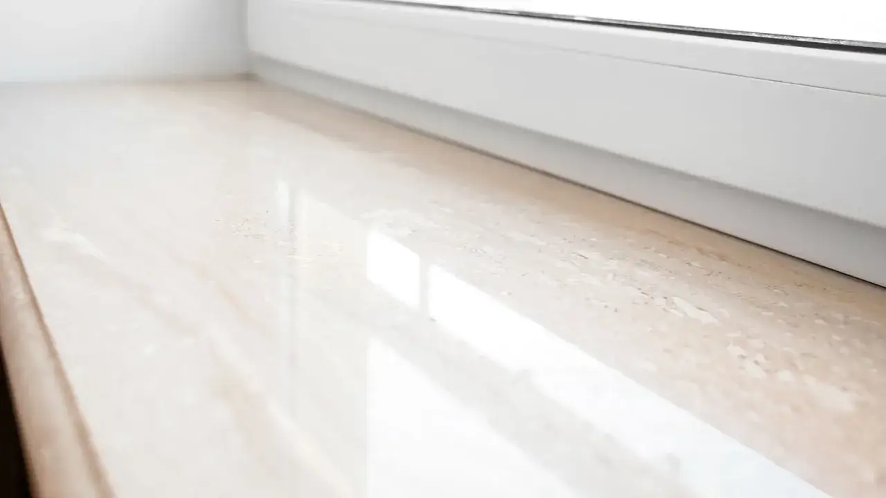 Konglomerat na parapety – trwałe i estetyczne rozwiązanie dla wnętrz