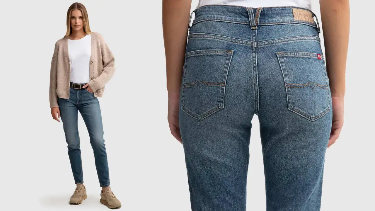 Modelka w beżowym kardiganie i białej bluzce prezentuje jeansy: spodnie szerokie w udach, wąskie w łydkach.