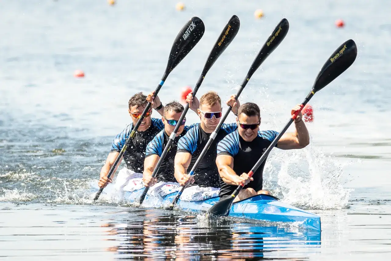 Kajakarstwo AZS AWF Poznań: Jak dołączyć, trenować i wygrywać?