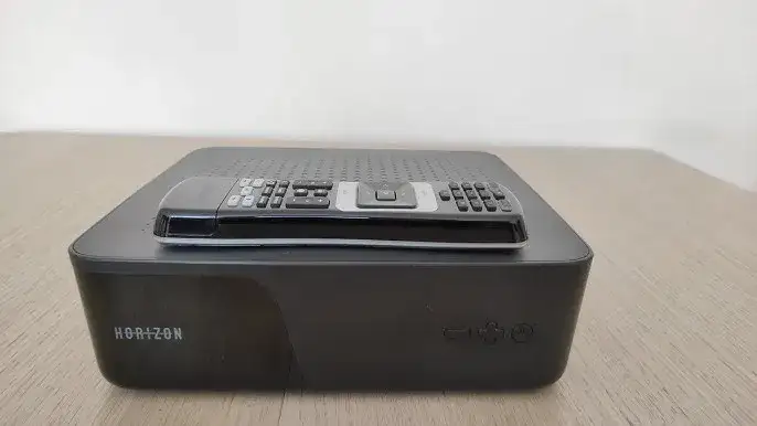 Jak sparować pilot UPC z telewizorem - proste kroki bez problemów