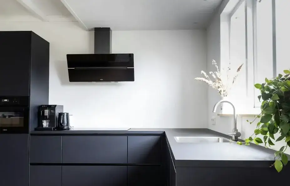 Meble na wymiar Warszawa – dlaczego to wybór świadomych inwestorów i właścicieli mieszkań