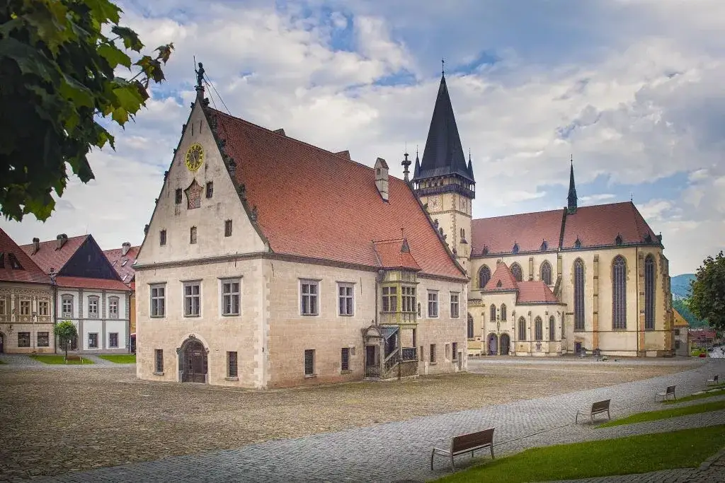 Bardejów: Gdzie zjeść? Odkryj lokalne smaki i budżetowe hity.