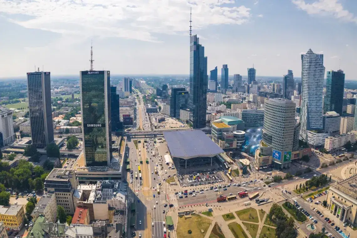 Ile pięter ma najwyższy budynek w Warszawie? Zaskakujące szczegóły!