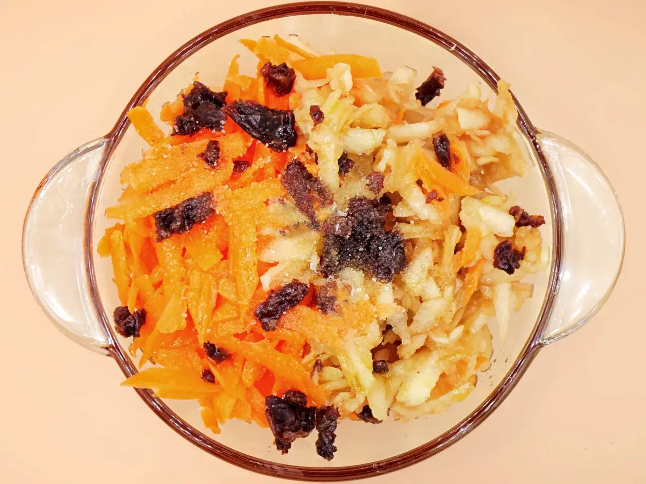 Jak zrobić surówkę z marchewki - prosty przepis na smaczną sałatkę