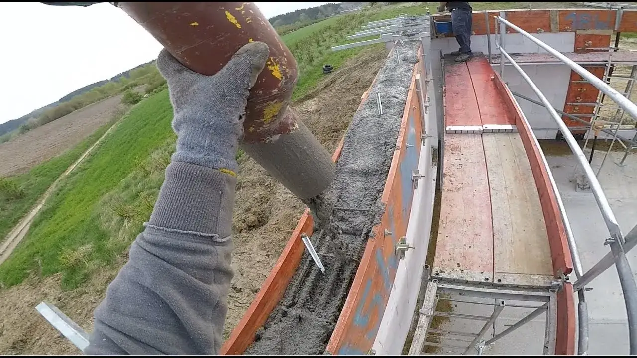 Jak połączyć wieniec ze stropem - kluczowe informacje krok po kroku