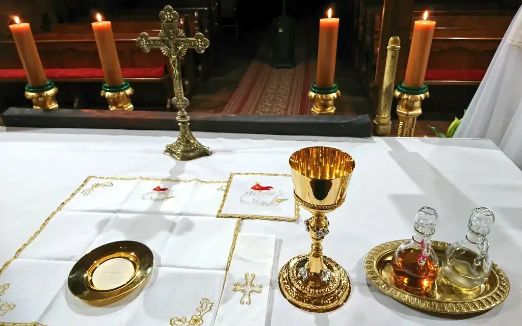 Ile Mszy dziennie może odprawić ksiądz? Zasady i wyjątki