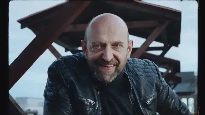 Reklama OLX z aktorami: Jak Bartłomiej Topa i Janusz Chabior zmienili marketing