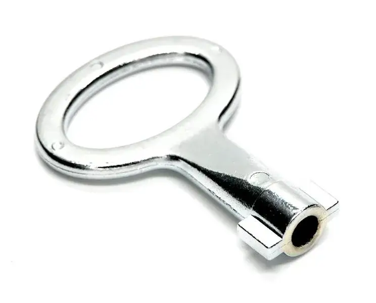 Kto ma klucz do skrzynki elektrycznej? Sprawdź, kto może otworzyć dostęp