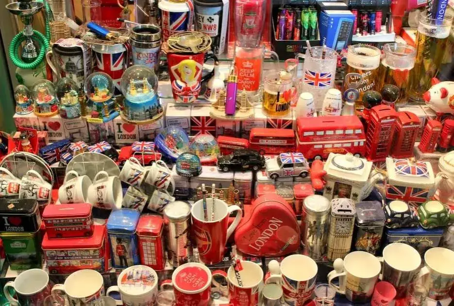 Pamiątki z Londynu co kupić: 10 wyjątkowych i niezapomnianych propozycji