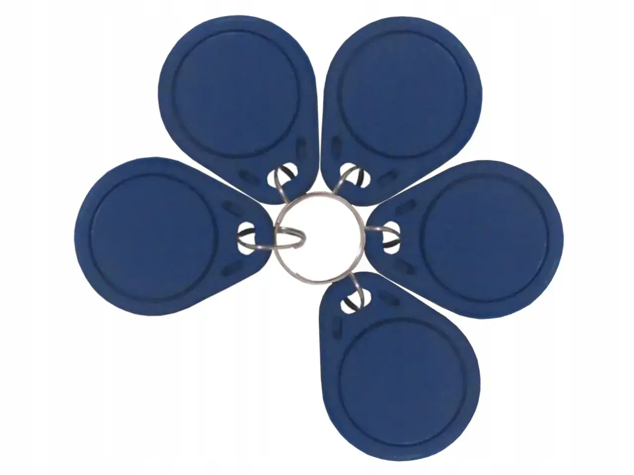 Błękitne breloczki do domofonu na kółku. Szukasz miejsca, gdzie dorobić chip do domofonu Warszawa?