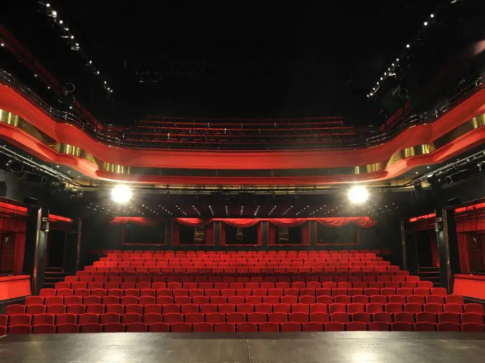 Najlepsze spektakle w teatrze Roma - aktualny repertuar i bilety