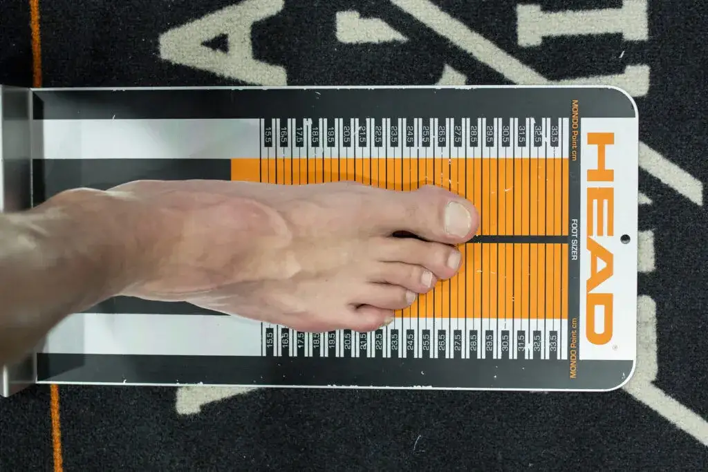 Buty narciarskie 27.5 – jaki to rozmiar i jak go właściwie zmierzyć