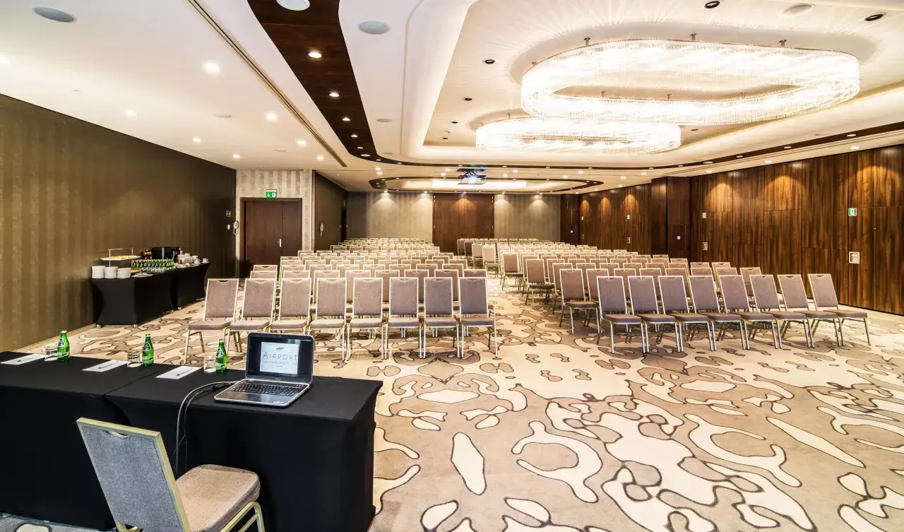 Jak dojechać do hotelu Airport Okęcie? Sprawdź najlepsze opcje transportu