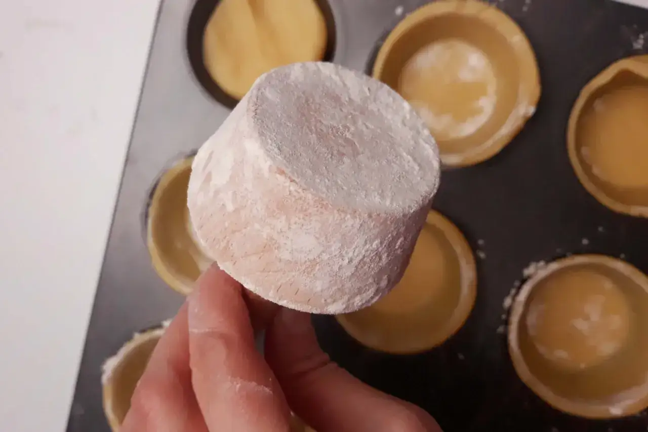 Jak zrobić babeczki bez foremek – proste triki i alternatywy