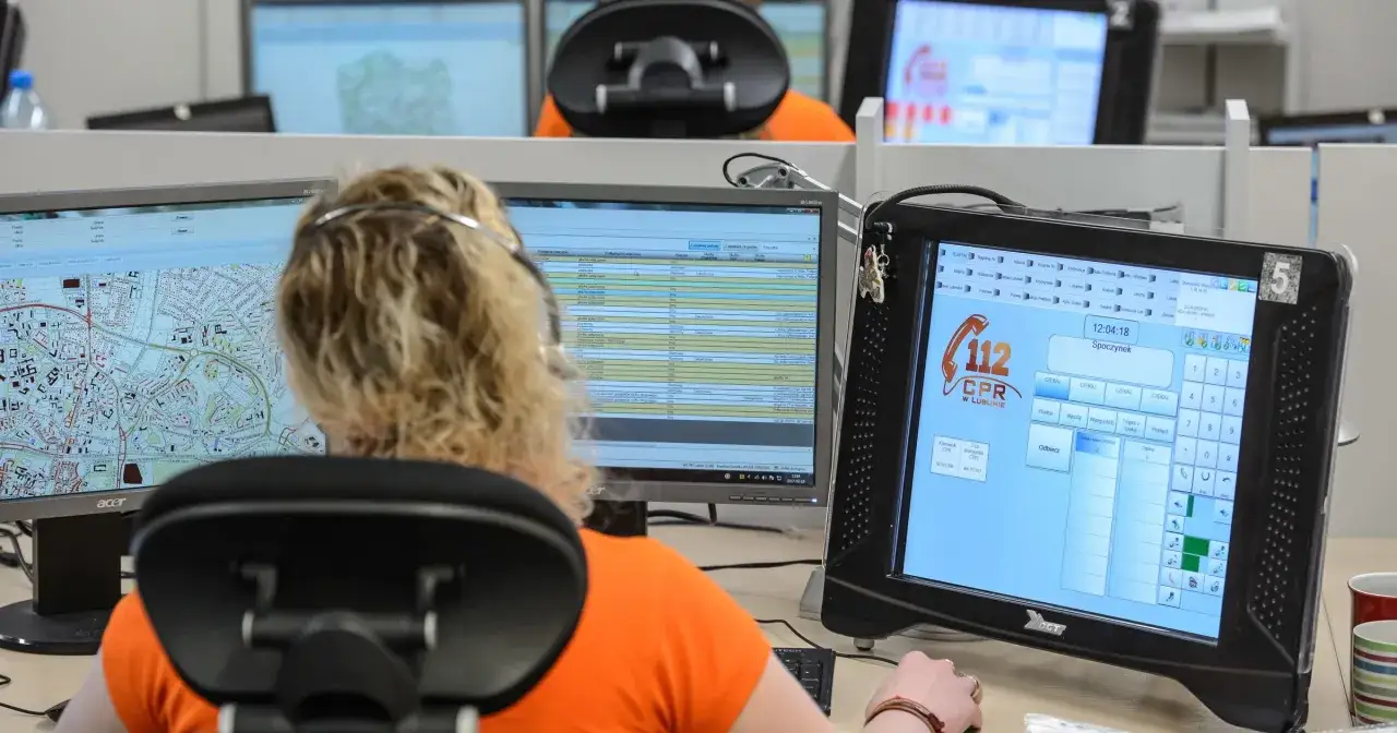 Kiedy pogotowie wzywa policję? 5 kluczowych sytuacji