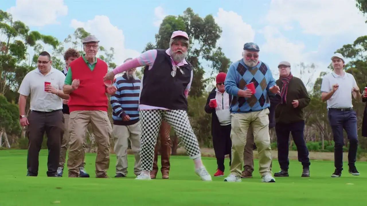 Kto śpiewa "Dance Monkey"? Poznaj Tones and I i historię hitu!