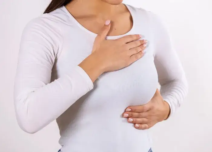 Zapalenie piersi: objawy, leczenie. Kiedy to nie tylko „przeziębienie”?