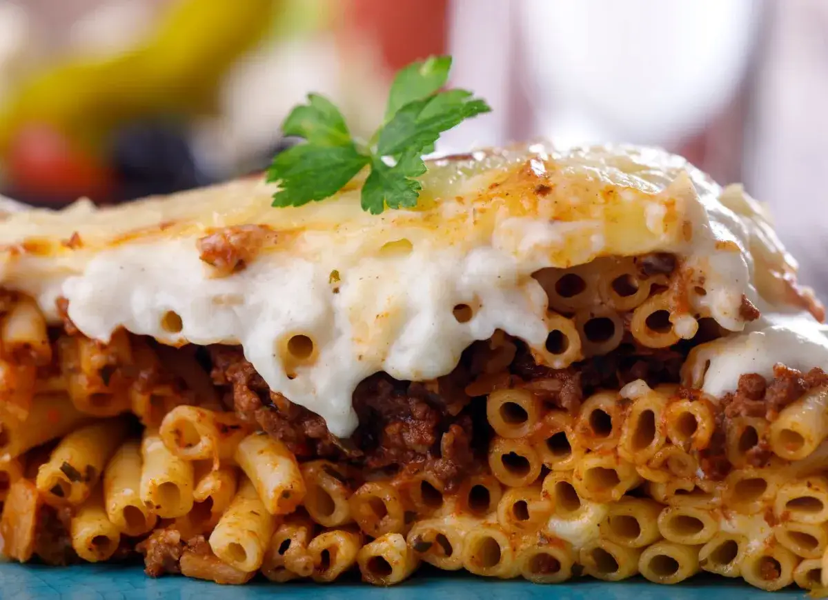 Najlepsza zapiekanka z makaronem: proste przepisy, które zachwycą
