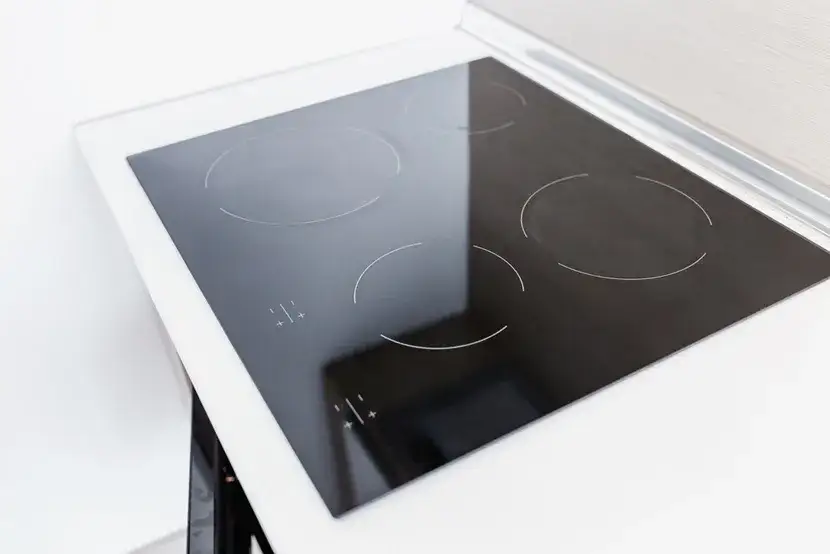 Czy kuchenka indukcyjna zużywa dużo prądu? Sprawdź, ile naprawdę kosztuje