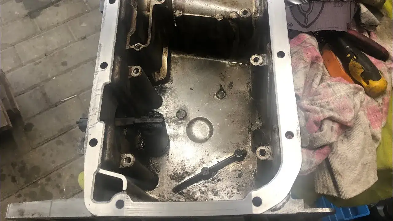 Klejenie miski olejowej: Jak naprawić? Poradnik krok po kroku