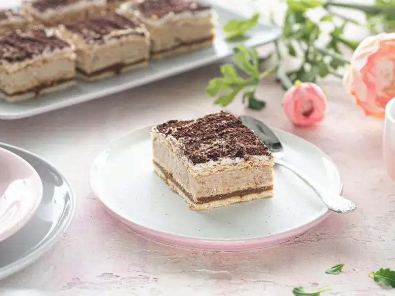 Co można zrobić z ugotowanego budyniu? 10 kreatywnych przepisów i pomysłów