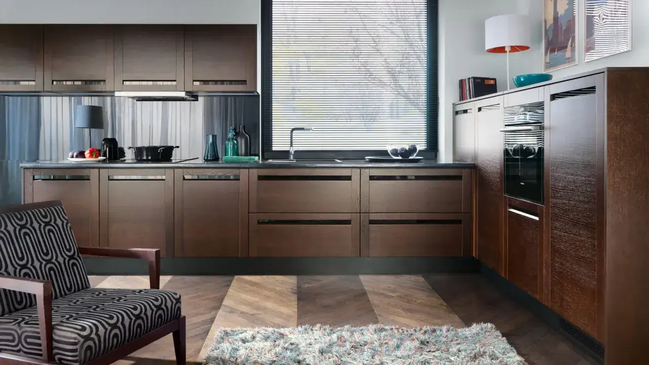 Niskie okno w kuchni? Odkryj sprytne pomysły i uniknij błędów!