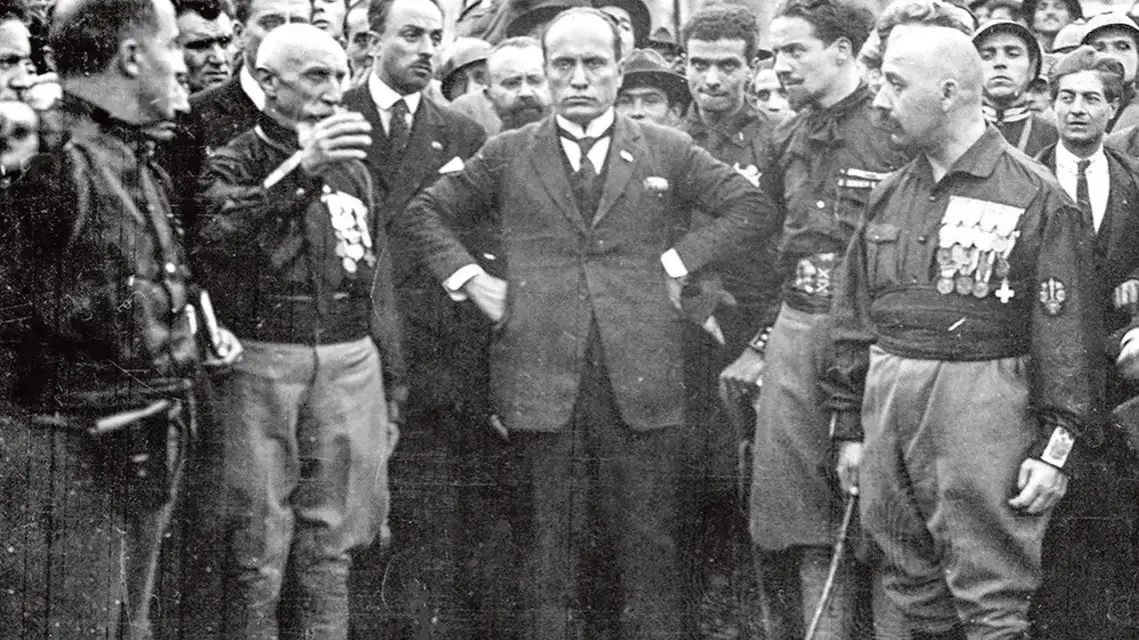 Czarne koszule co to? Historia i wpływ faszystowskiej organizacji